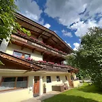 Апартаменты Gamsbock Panorama View Balkon, Gartensauna, Garten, Grillplatz *